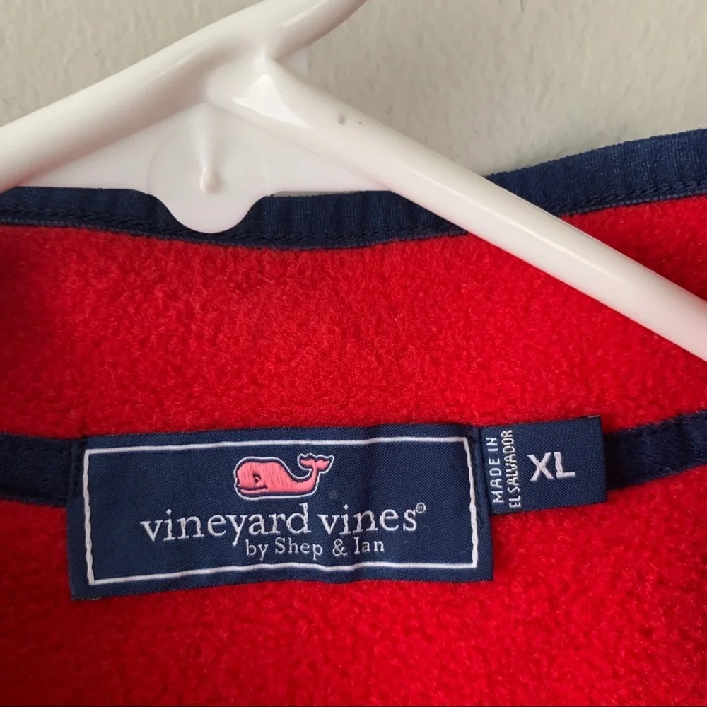 Vineyard Vines good a32